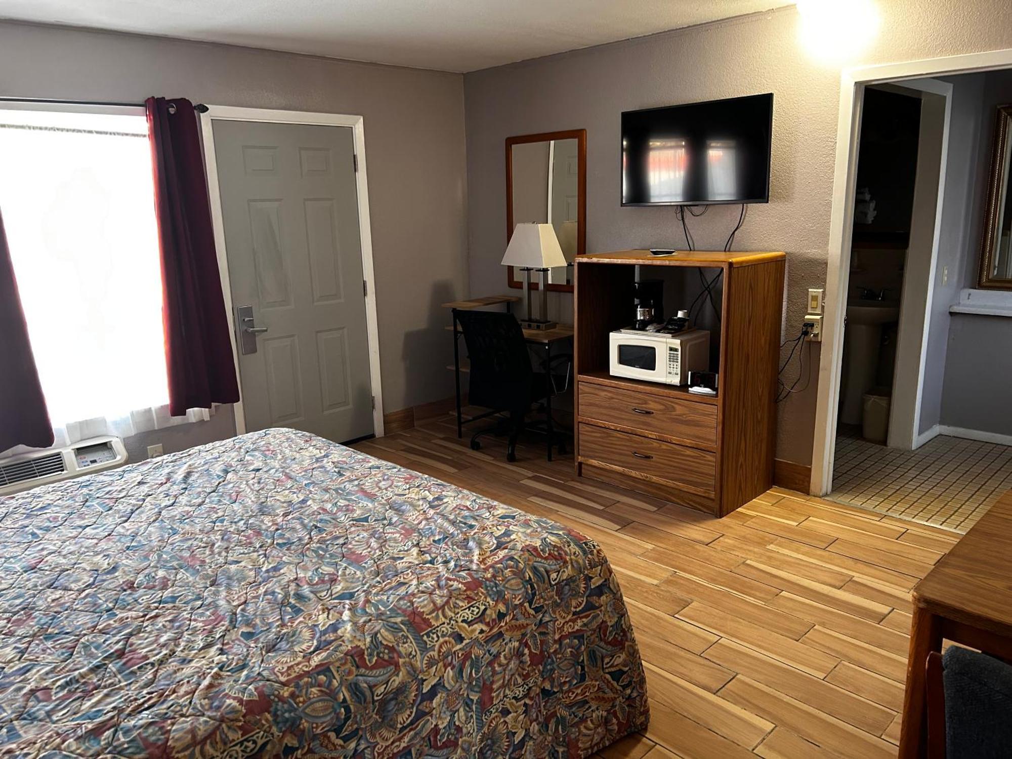 River Forest Inn Белтон Екстер'єр фото
