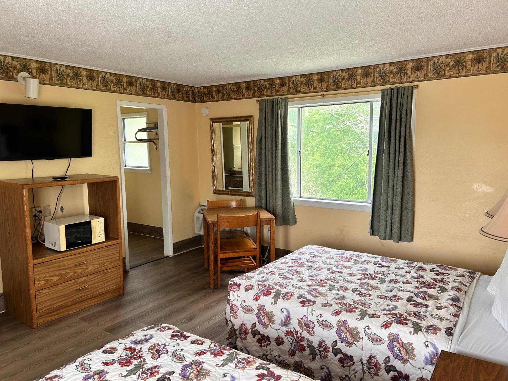 River Forest Inn Белтон Екстер'єр фото