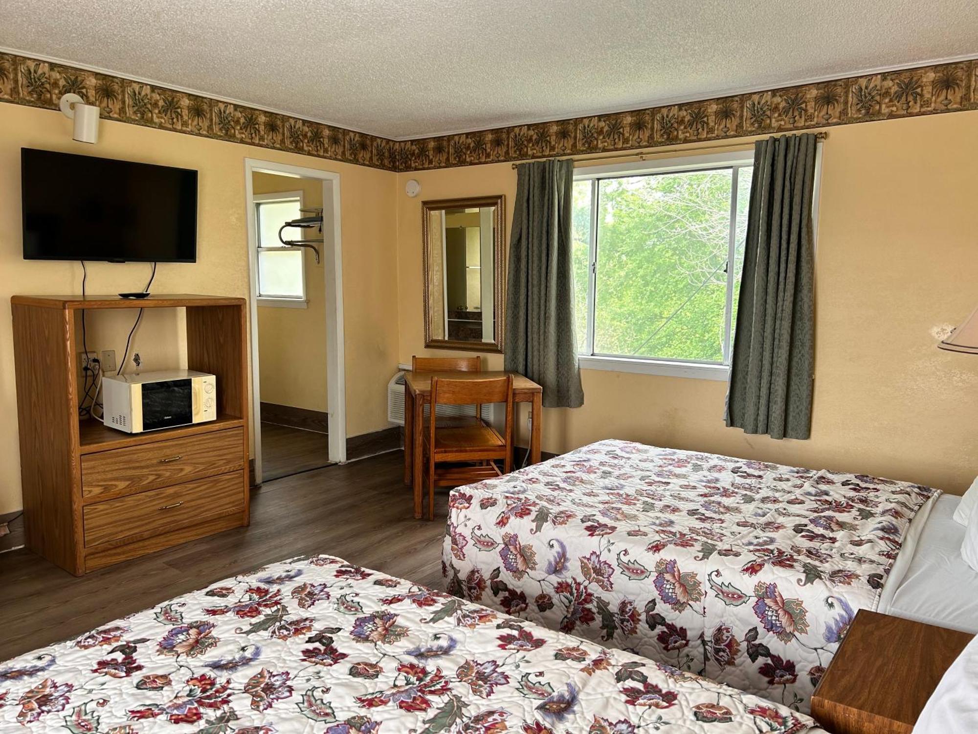 River Forest Inn Белтон Екстер'єр фото