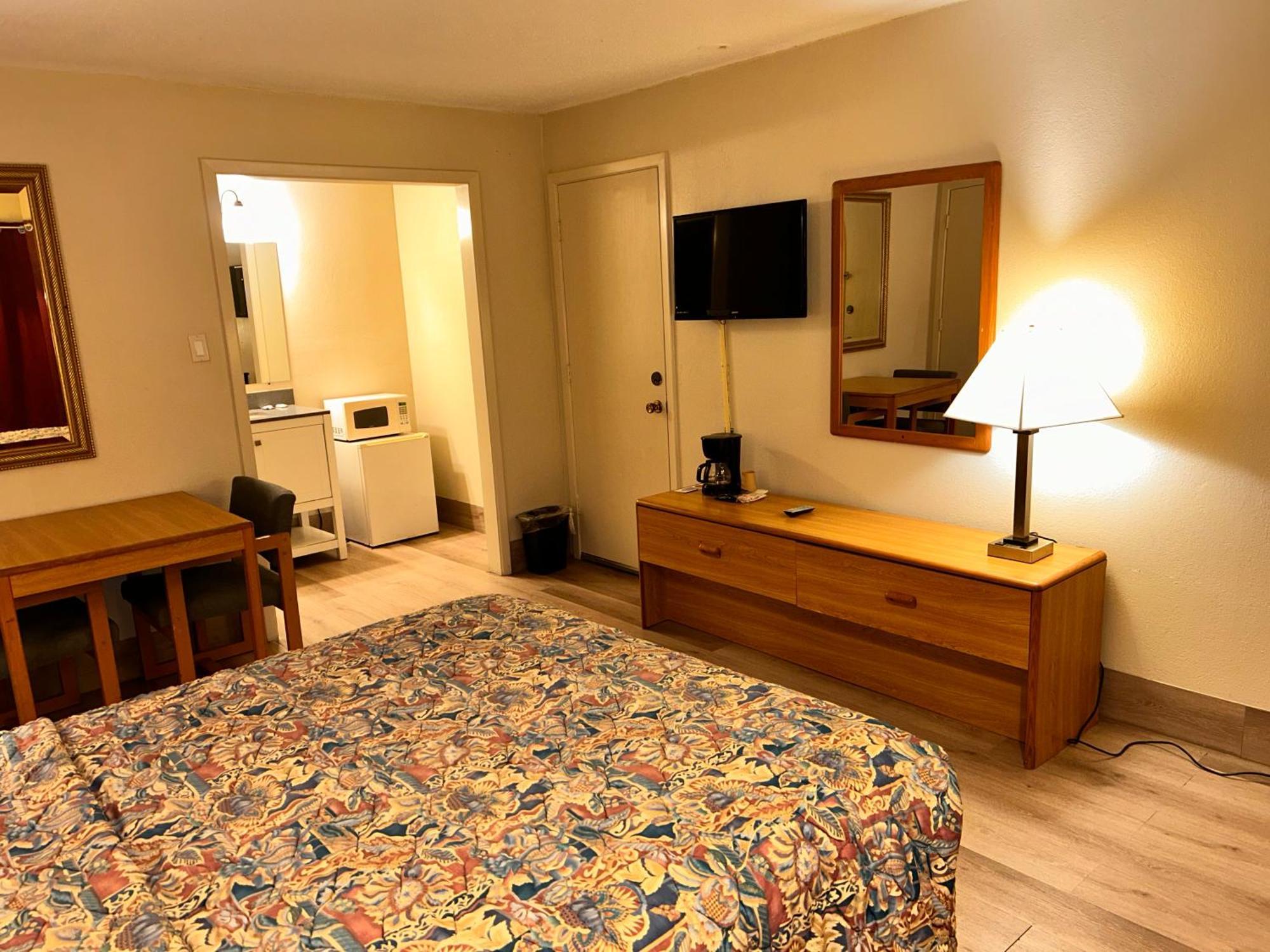 River Forest Inn Белтон Екстер'єр фото
