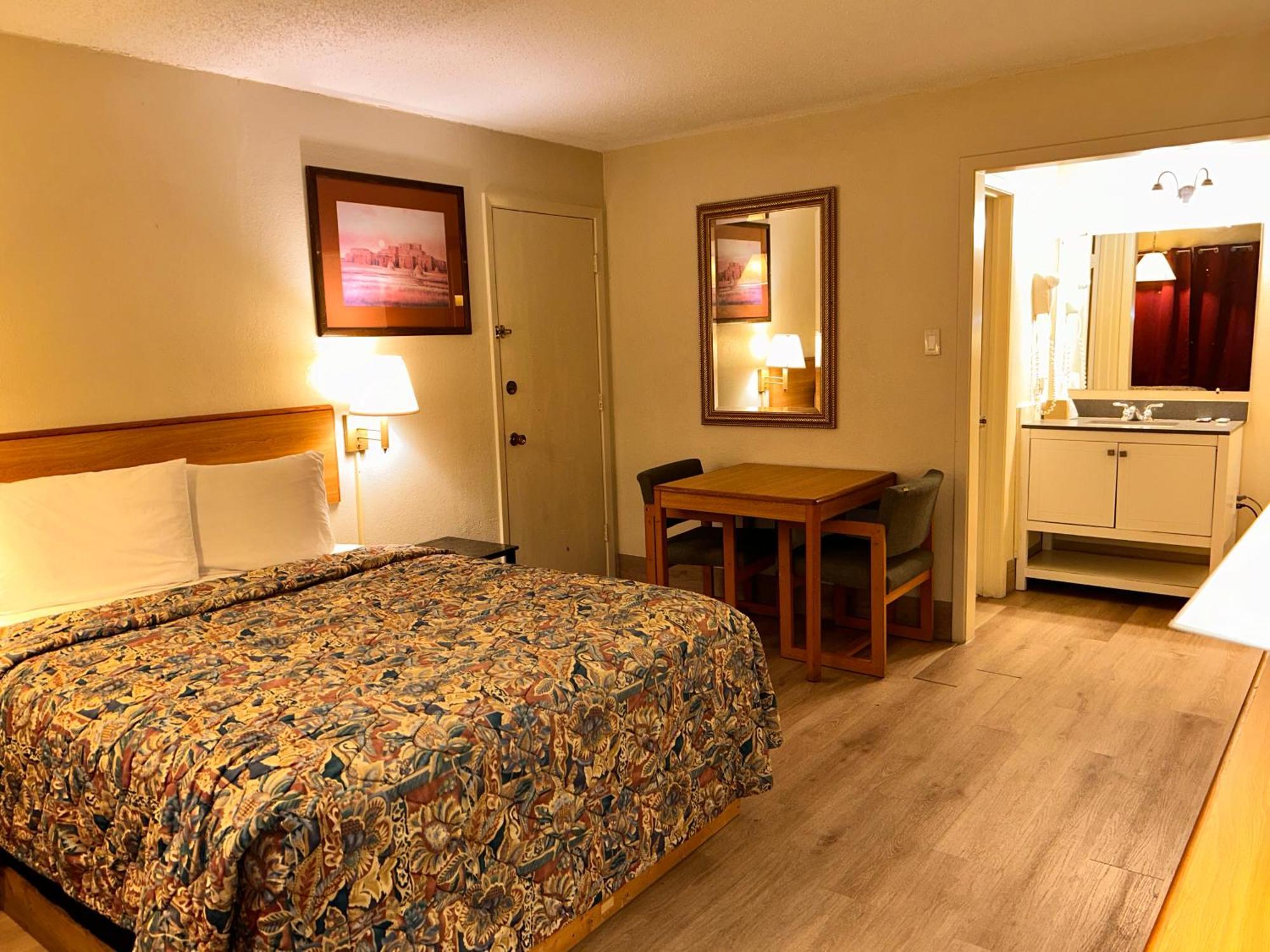 River Forest Inn Белтон Екстер'єр фото