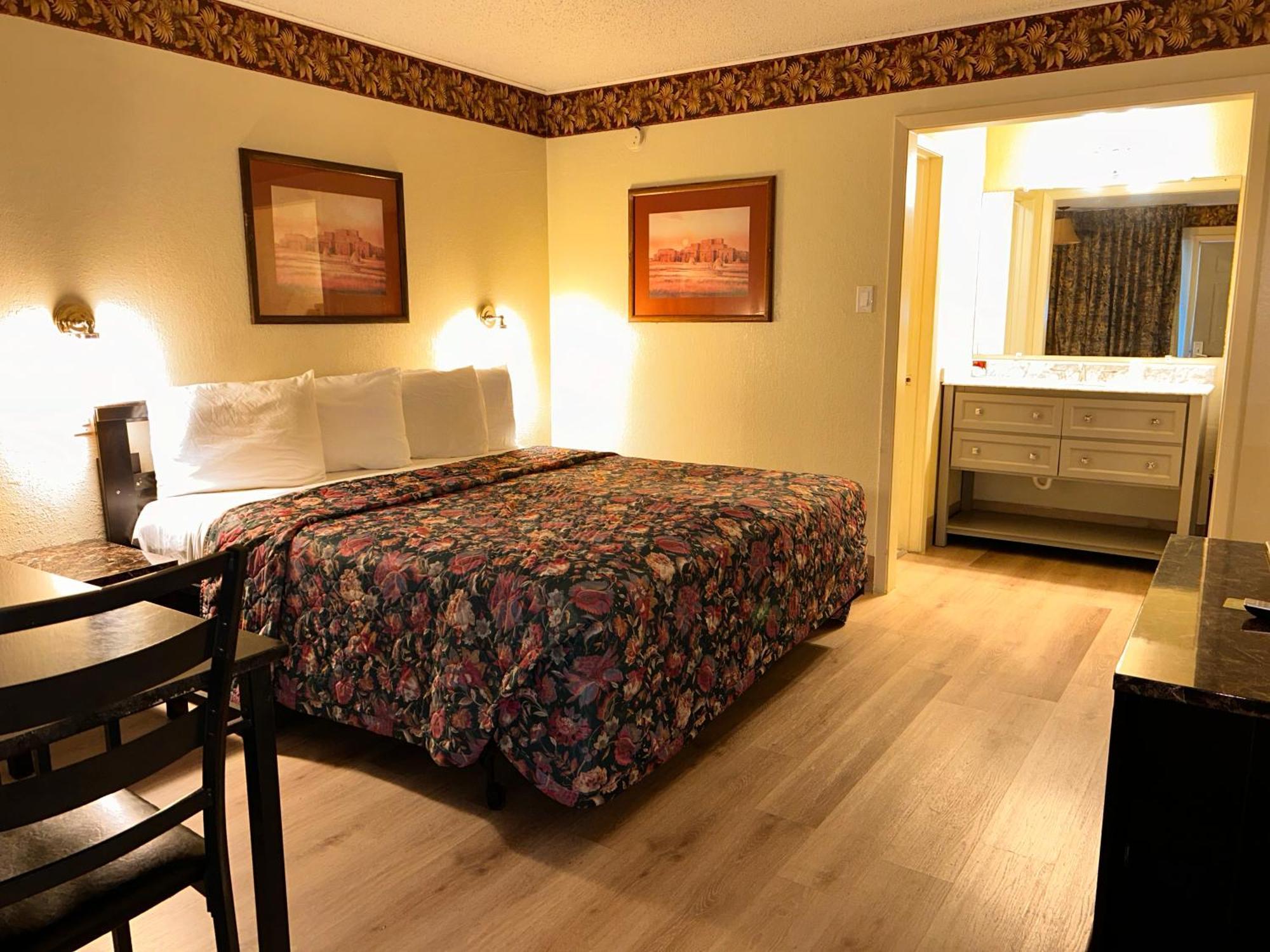 River Forest Inn Белтон Екстер'єр фото